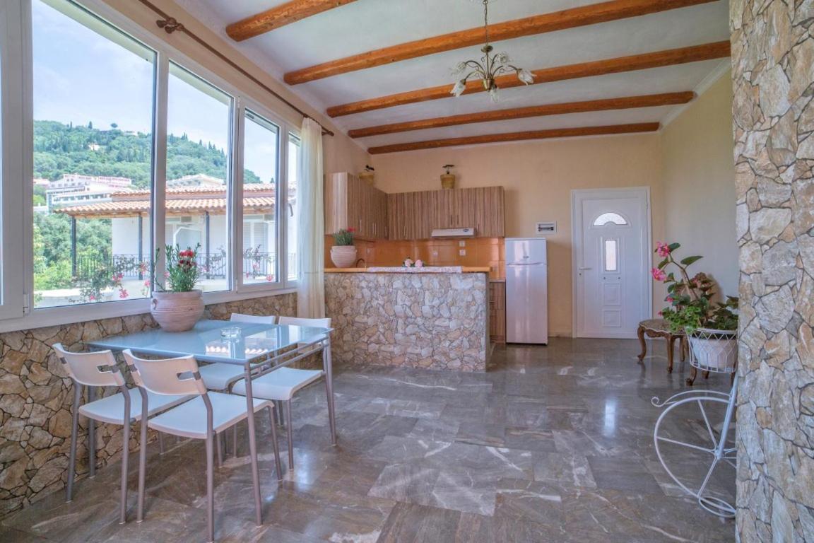Efi Apartments Agios Gordios  Exteriör bild