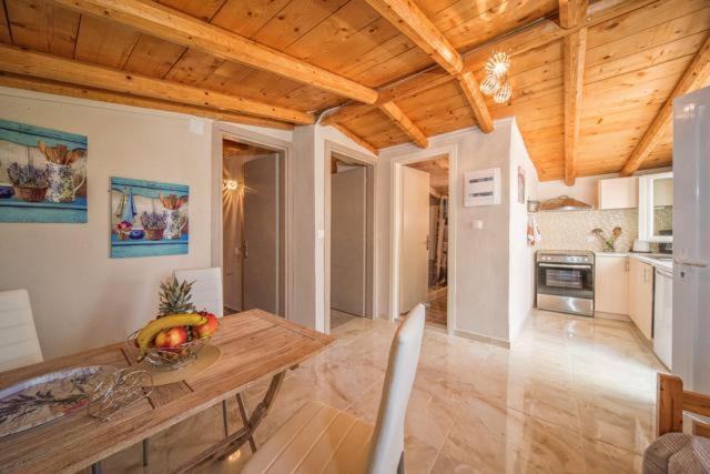 Efi Apartments Agios Gordios  Exteriör bild