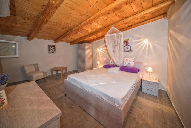 Efi Apartments Agios Gordios  Exteriör bild