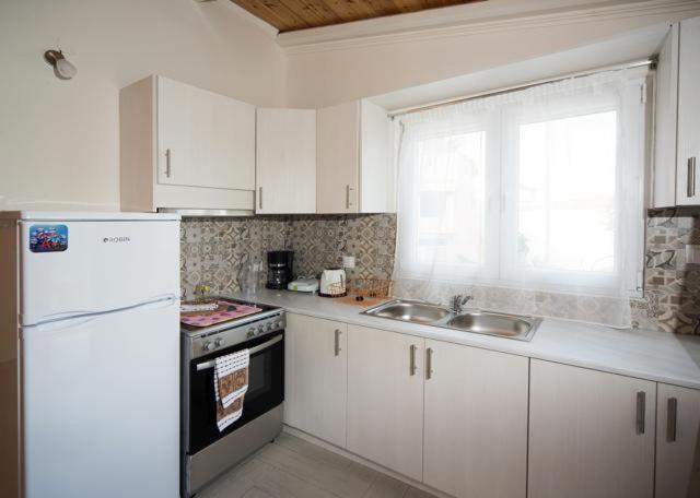 Efi Apartments Agios Gordios  Exteriör bild