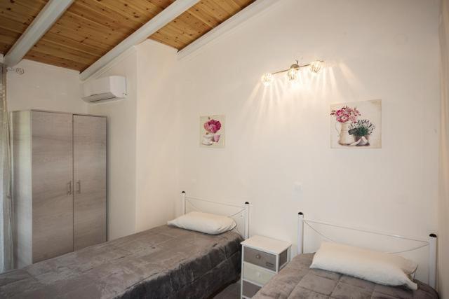 Efi Apartments Agios Gordios  Exteriör bild